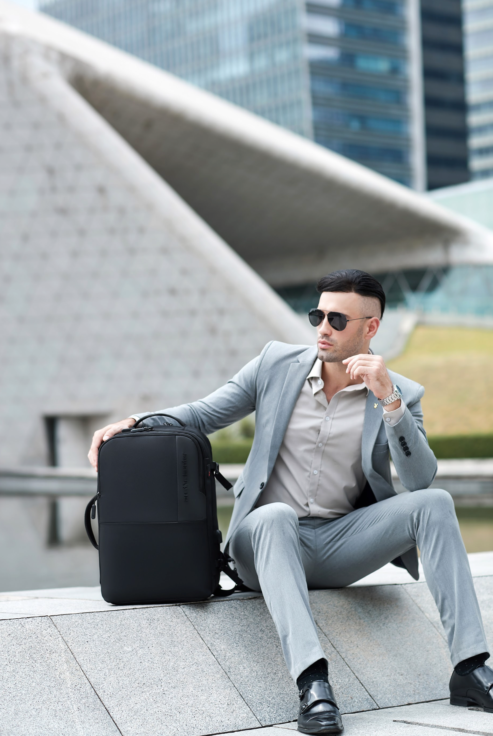 TRAVEL HUNTER